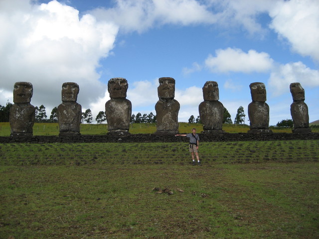 Image of seven moai