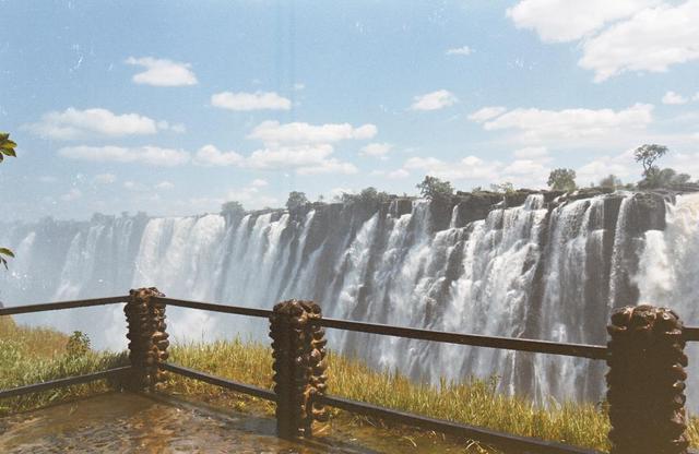 01victoria-falls